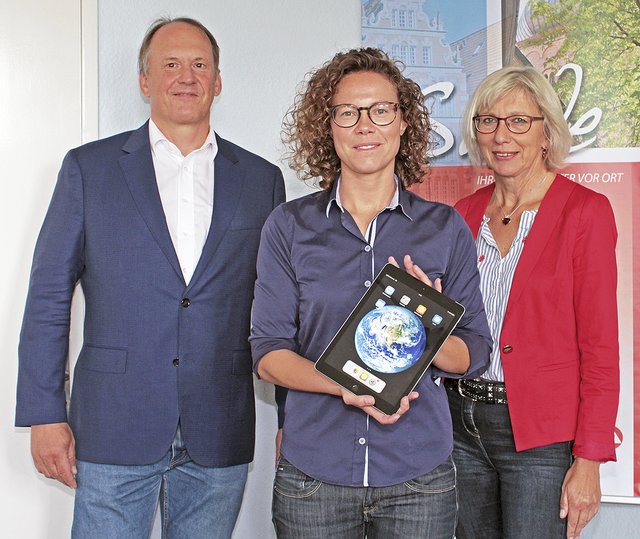 Dr. Bernd Curtius (v.li.), Anna Johannsen und Katrin Jungclaus möchten Frauen die Tür in die Berufswelt öffnen Foto: jab