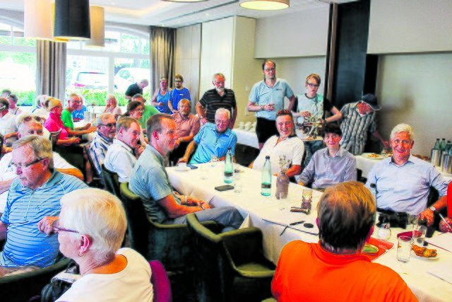 Im Anschluss an die Tour fand eine Abschlussgespräch im Ringhotel Sellhorn in Hanstedt statt - unter anderem mit Landrat Rainer Rempe (re.)
