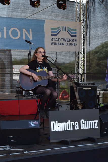 Einer der vielen Live-Acts: Die Sängerin Diandra Gumz