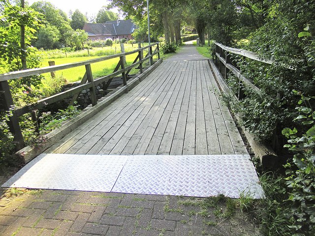 Bei der Brücke Überm Stegen hatte die Gemeinde vor drei Jahren bereits den Belag erneuert | Foto: tw