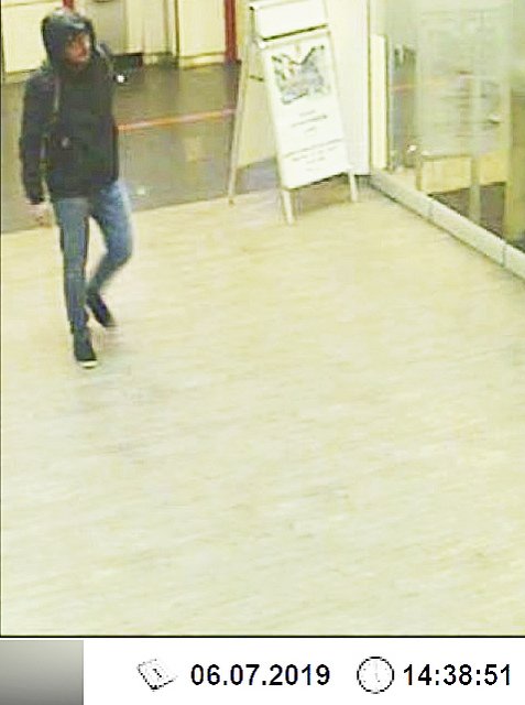...und um 14.38 Uhr   Fotos: Polizei | Foto: Polizei