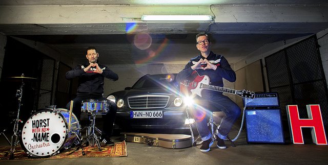 Horsti (re.) und sein Schlagzeuger Tomate | Foto: Christian Böge