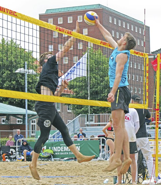 Den ganzen Tag wurde bester Beachvolleyball geboten Foto: Philipp Tramm Sportmarketing
