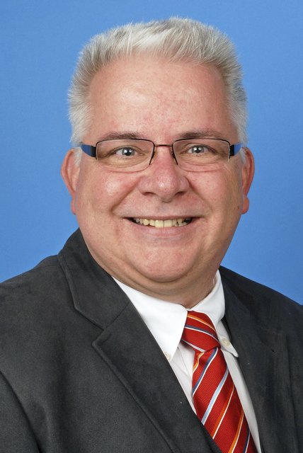 Der Erste Vorsitzende des BürgerBus-Vereins, Andreas Steltenpohl (CDU), stellte jetzt die neuesten Planungen im Beckdorfer Rat vor