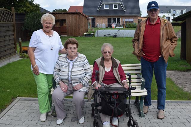 Jutta (li.) und Ehemann Jürgen Wilhelm mit Liselotte Eckhoff und (2. v. li.) Elli Kröger sind einige der vielen Senioren in und um Winsen, die auf das ASM dringend angewiesen sind 