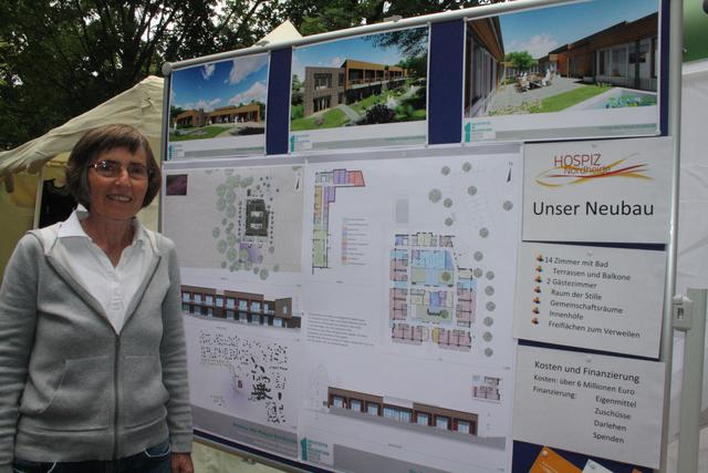 Sieglinde Winterstein von der Betreibergesellschaft des Hospiz Nordheide stellte die Pläne für den Neubau vor
