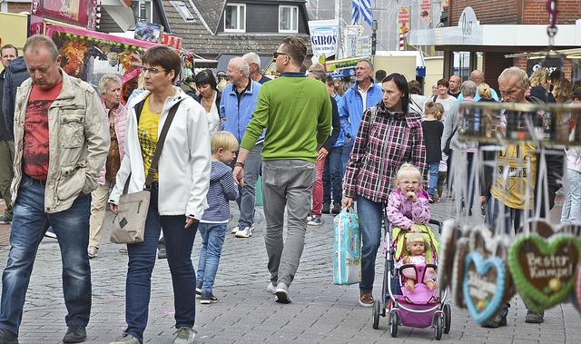 Viele Menschen bummelten am Wochenende über den Herbstmarkt