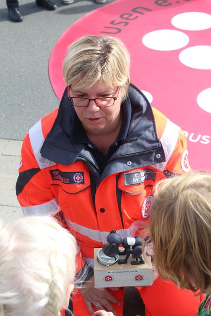 Sammelte Spenden: Christine Ebert von der Rettungshundestaffel Salzhausen der Johanniter | Foto: ce