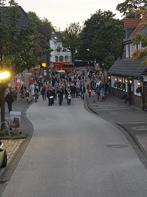 Der Laternenumzug durch Hittfeld | Foto: Gewerbeverein Hittfeld