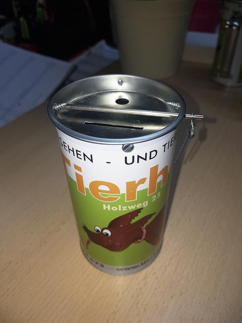 Die Dosen sind jetzt mit Schrauben gesichert