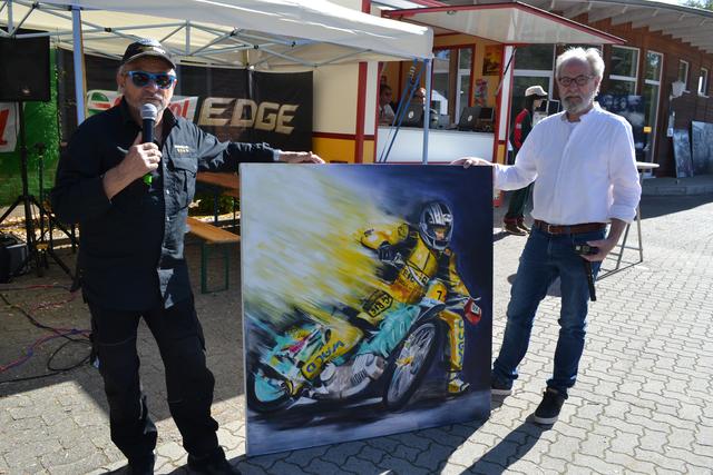 Bernd Lehmann (re.) hat Egon Müller in diesem Bild verewigt