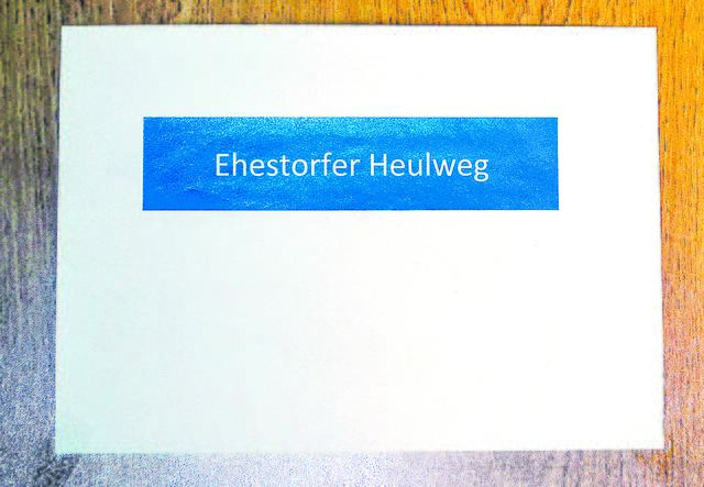 Einfach zum Heulen: In einem Baustellen-Container hängt der "Ehestorfer Heulweg" | Foto: bim