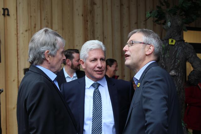 Im Gespräch (v. l.): WOCHENBLATT-Verleger Martin Schrader, Landrat Rainer Rempe und Samtgemeinde-Bürgermeister Olaf Muus