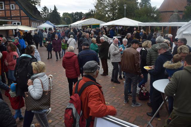 Jedes Jahr ein Besuchermagnet: Der Bauernmarkt in Marschacht