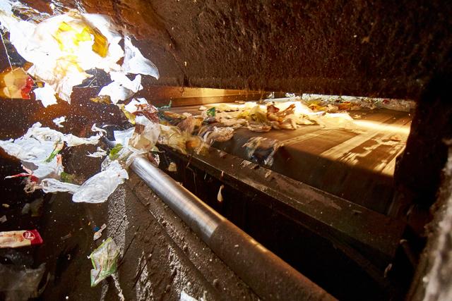 Mittels Druckluft werden leichte von schweren Stoffen getrennt | Foto: Veolia