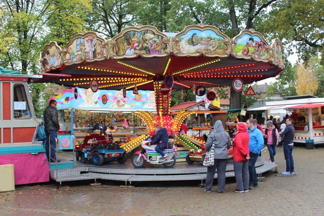 Fester Bestandteil des Hanstedter Herbstmarktes: das Kinderkarussell | Foto: ce
