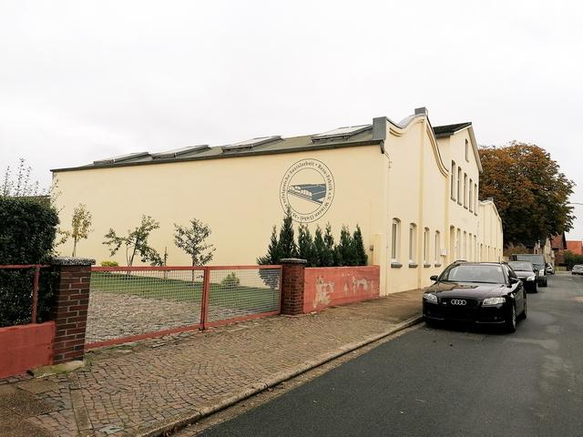 Das Gebäude der Reso-Fabrik hat zahlreiche Mängel, die saniert werden müssen Foto: thl