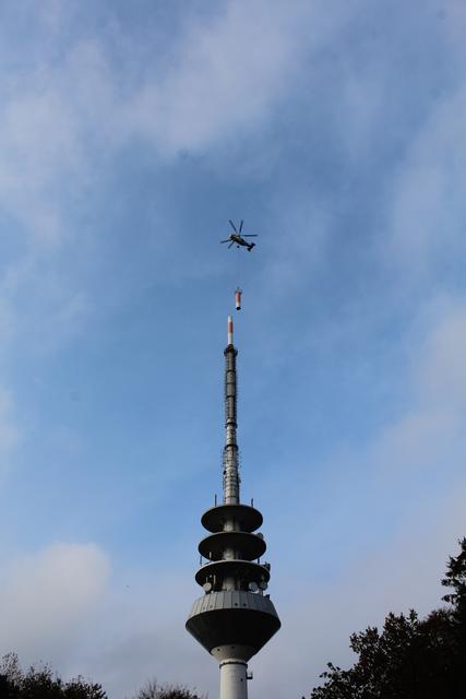 4,5 Tonnen wiegt der obere, etwa acht Meter lange Abschnitt der Spitze