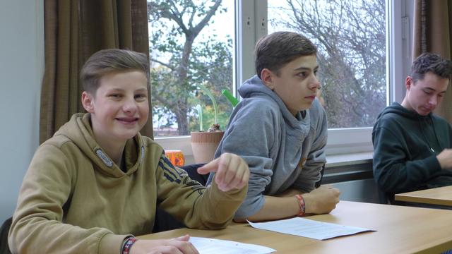 Bjarne (v.li.), Mathis und Lasse bei der theoretischen Einführung vor den Aufnahmen | Foto: Andrea Jolitz