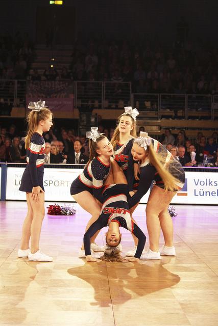 Die Cheerleaderinnen der Unique Hearts begeisterten im Rahmenprogramm der DM