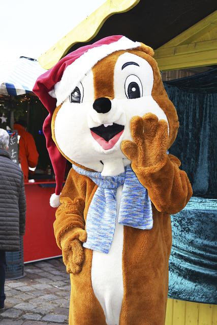Töster Kreis-Maskottchen Ekki begrüßt die Besucher