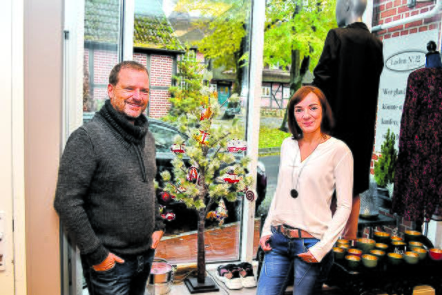 21. Dezember: Charlotte Cavelle (Die Gesangsfee) wird im "Laden N°12" von Stefanie Gerlach-Kahlfeld und Dietmar Beverungen (Foto) auftreten
