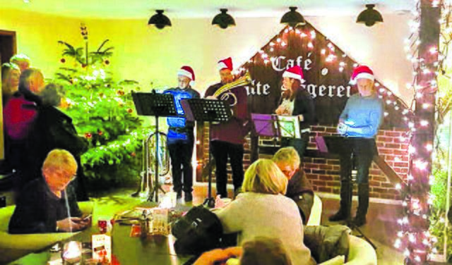 15. Dezember: Michael Schröder und sein Team sorgen  für weihnachtliche Stimmung im "Café Alte Sägerei" | Foto: Schröder