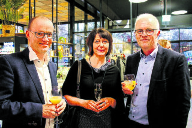 Gemeindedirektor Henning Oertzen (v. li.), Bauamtsmitarbeiterin Kerstin Kirchner und Bauamtsleiter Thomas Burmester