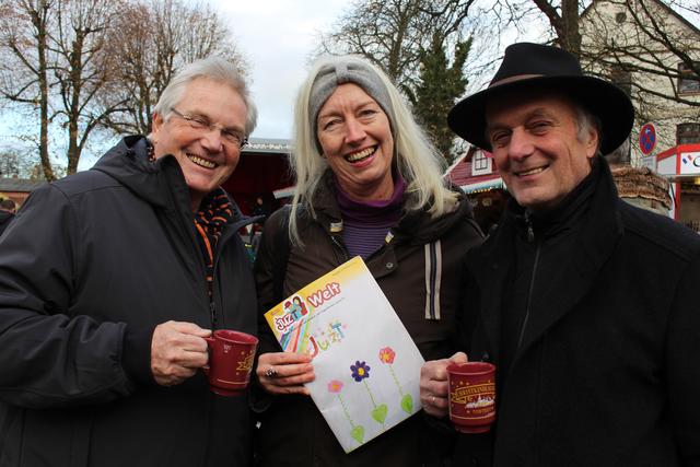 Waren vom neuen Magazin des Jugendzentrums 
begeistert (v. li.): Jürgen Salewsky, Marion Wenner und 
Bürgermeister Gerhard Netzel