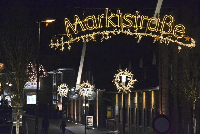 Stimmungsvolles Ambiente beim Nightshopping Fotos: sc