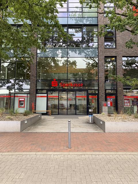Die Schließfachanlage der Sparkasse Harburg-Buxtehude in Buchholz war Ziel von Dieben