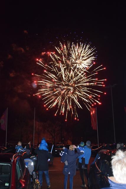 Impressionen: Neujahrsfeuerwerk bei Famila in Winsen 