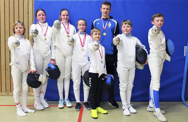 Das erfolgreiche Blau-Weiss-Team mit (v.l.): Alexandra Herter, Ida Nechwatel, Franziska Fritsch, Malin Mahutka, Leander Mahutka, Niklas Paffenholz, Jesper Siemers und Julian Rohde