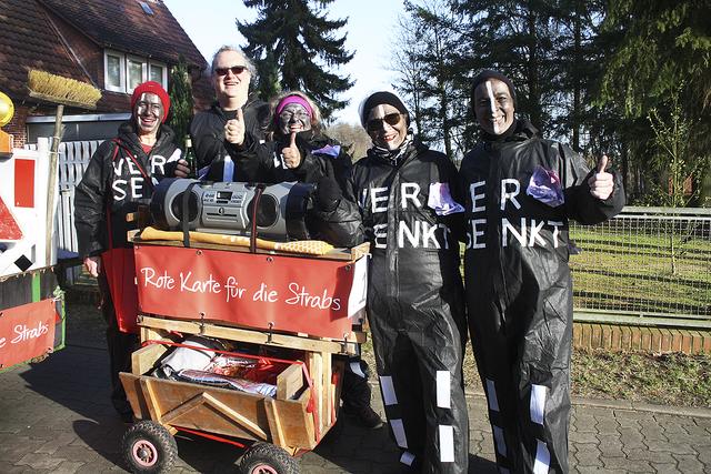 "Versenkt": Diese Gruppe feierte das Ende der "Straßenausbau-beitragssatzung" (STRABS)