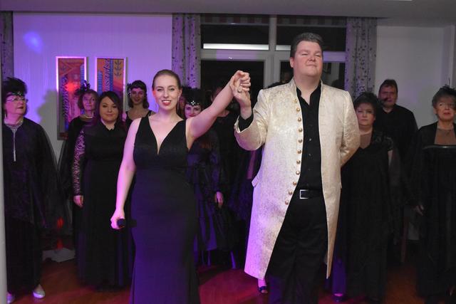 Bekamen viel Applaus: Christina Schaefer und Nils Schwarzenberg | Foto: Axel-Holger Haase