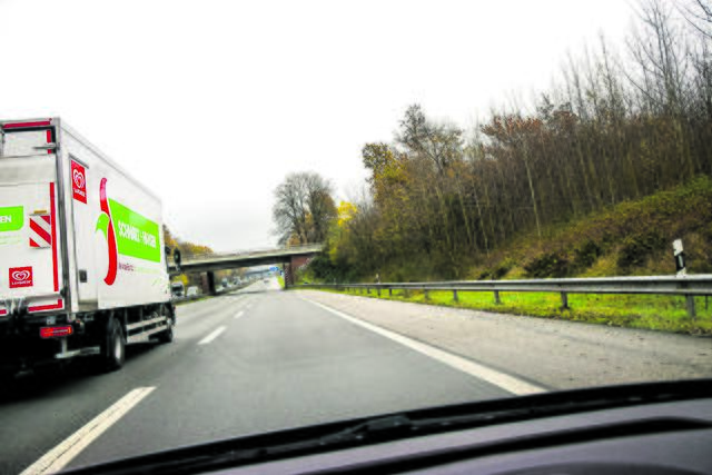 Die Autobahnbrücke in
Hittfeld stammt aus dem
Jahr 1937
