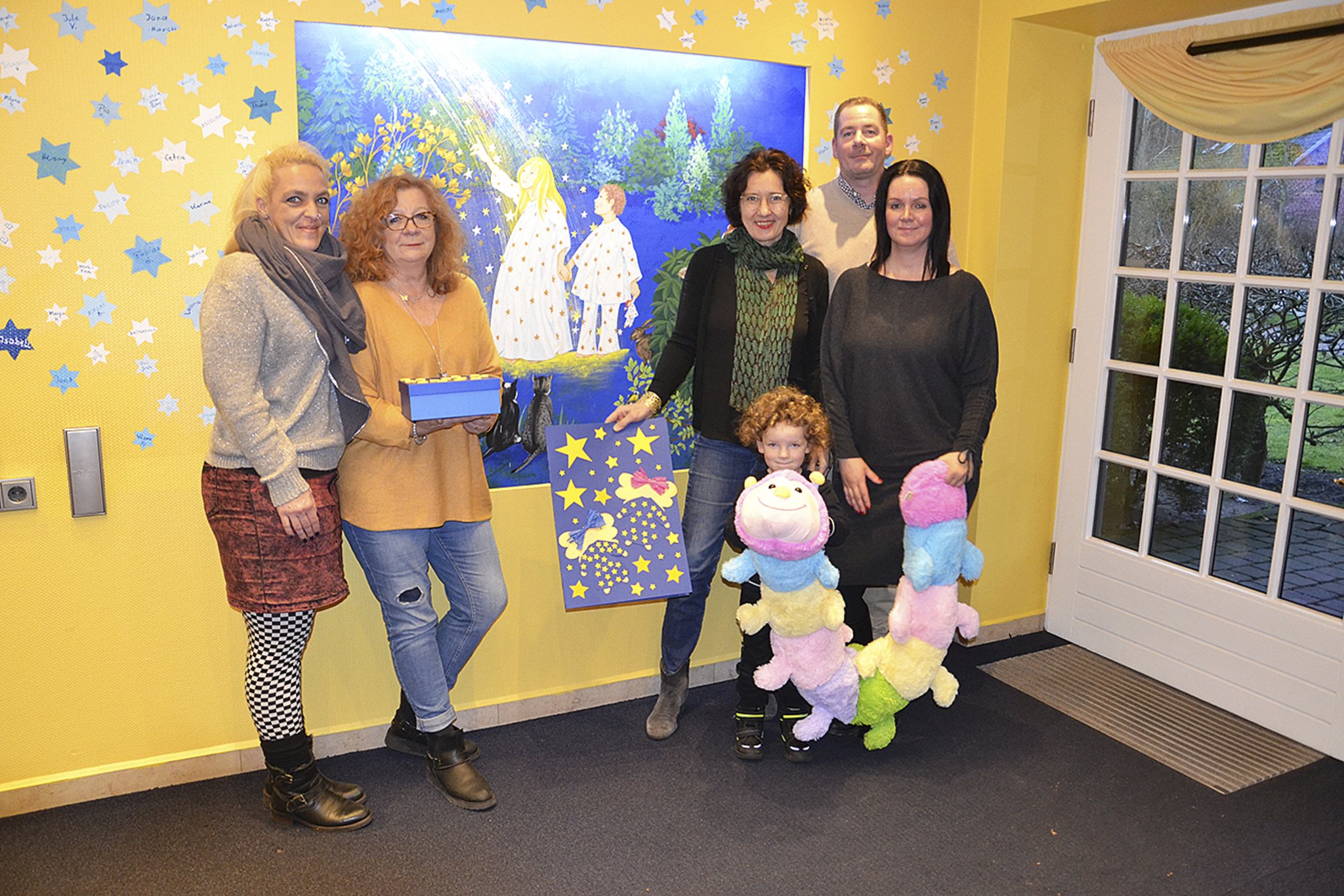 Kindergarten Kunterbunt spendet an die Sternenbrücke - Buchholz