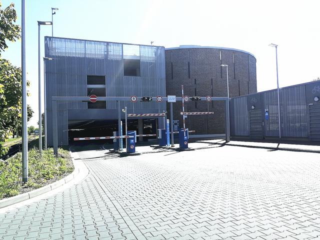 Das Parkhaus ist mittlerweile zu zwei Dritteln ausgelastet Foto: thl