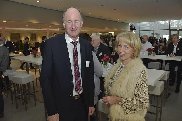 Jesteburger im Gespräch: Britta Witte (CDU) und Samtgemeindebürgermeister Hans-Heinrich Höper | Foto: Axel-Holger Haase