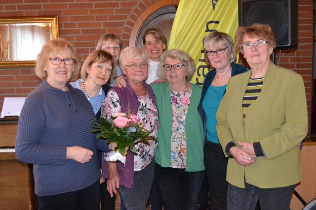 Die Koch-AG unter der Leitung von Ingrid Schwoy (li.) | Foto: bim