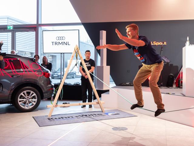 Lukas Irmler zeigte seine Fähigkeiten auf der Slackline | Foto: Gilbert Studios Jesteburg