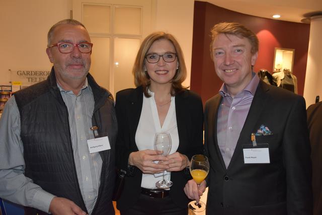 Unterhielten sich über den Vortrag (v.li.): Wolfgang Albers, Sabine und Frank Meyer (VGH Buchholz) | Foto: Axel-Holger Haase