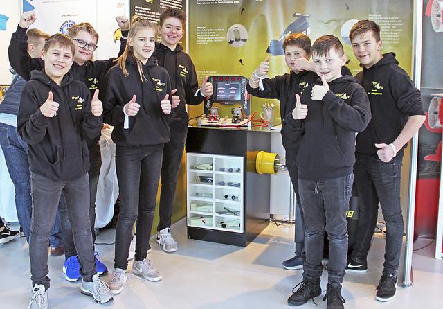 Mit ihrem Stand konnten das Team "Ghost Racing" die Jury überzeugen | Foto: Schule Auetal