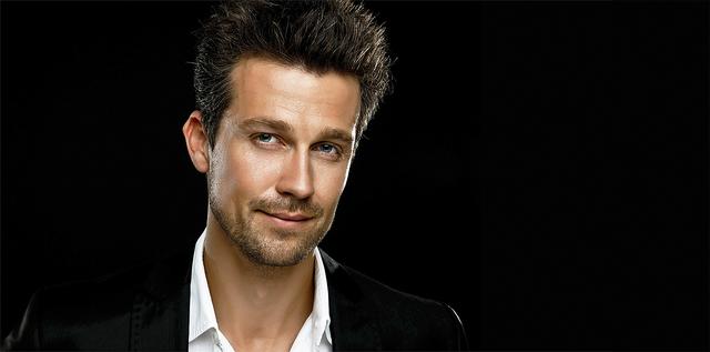 Der Opernball wird moderiert von Wayne Carpendale
| Foto: Stadeum/manfredbaumann.com