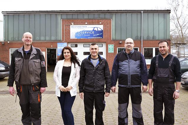 Das Team der Autoservice Tostedt GmbH (v. li.): Sven Hansen, Sakia Nammo, Fesih Osso, Marcus Bischoff und Awad Osso