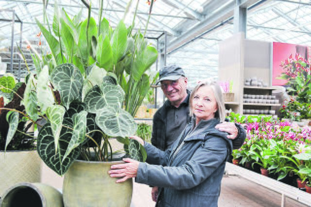 Familie Rupp aus Ashausen war voll des Lobes für die gut sortierte Auswahl und das helle, großzügige Ambiente | Foto: bim