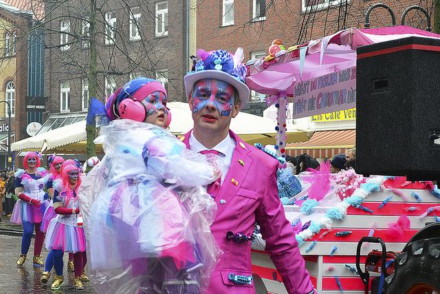 Die Fußgruppe Candybar war in Blau-Violett 
ein absoluter Hingucker