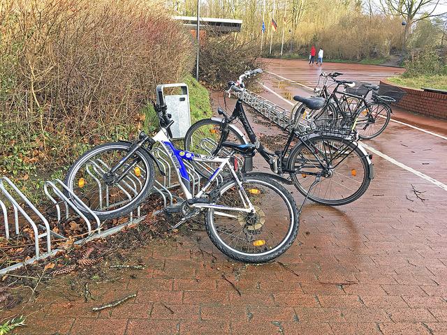 Umgekippt: Die derzeitigen Fahrradständer sorgen oftmals für Beschädigungen