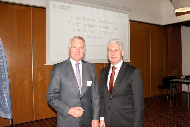 Hatten eingeladen: Polizeipräsident Thomas Ring (li.) und
Landrat Rainer Rempe