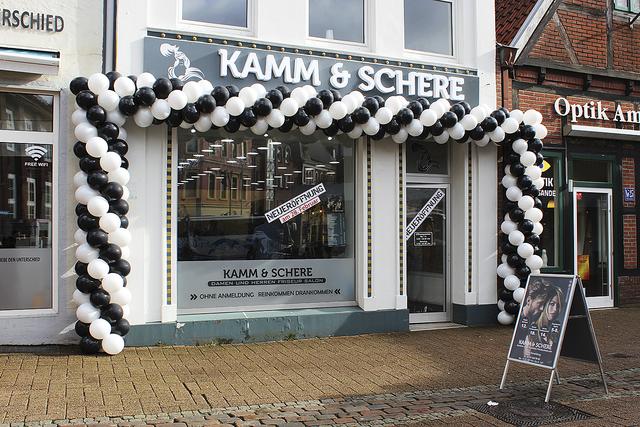 Der neue Salon "Kamm & Schere" in der Holzstraße